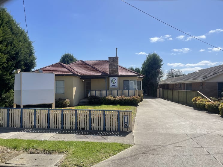 Click to view all images 568 Grimshaw Street Bundoora VIC 3083 - Image 2