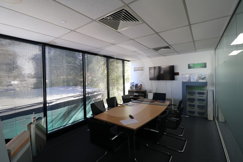 Click to view all images 27 PRINCE WILLIAM DRIVE Seven Hills NSW 2147 - Image 2