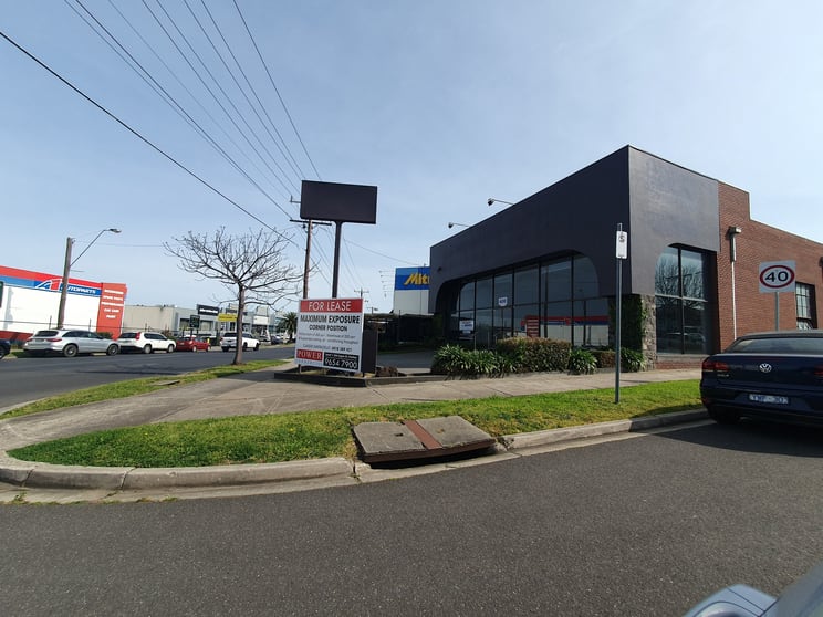 Click to view all images 400 KEILOR ROAD Niddrie VIC 3042 - Image 1