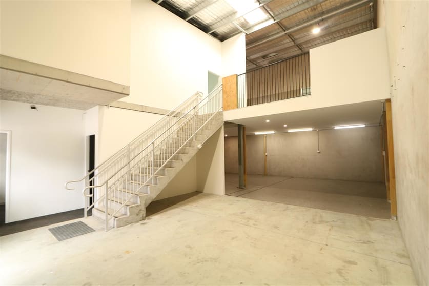 Click to view all images Unit 12/29 Bay Road Taren Point NSW 2229 - Image 2
