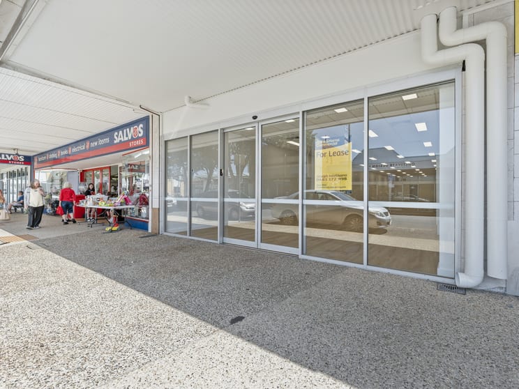 Click to view all images 111 Bay Terrace Wynnum QLD 4178 - Image 1