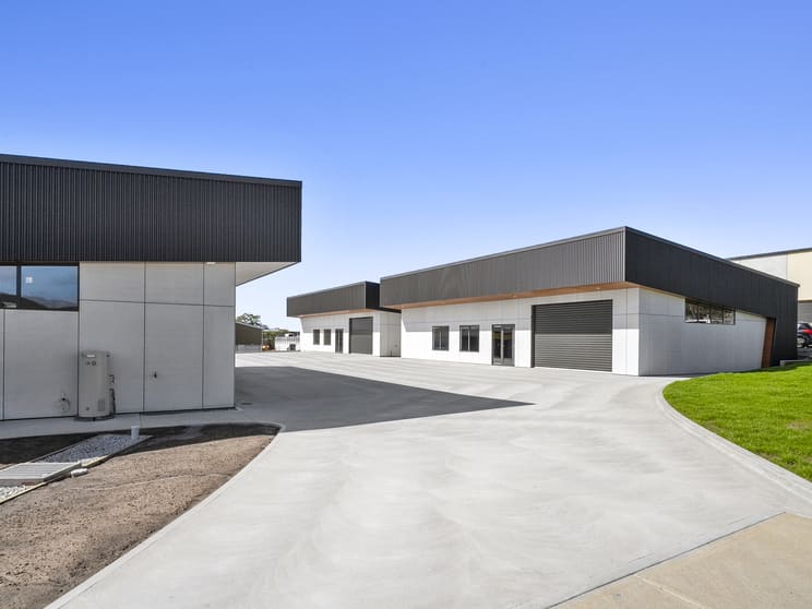 Click to view all images 2/11 Stanton Place Cambridge TAS 7170 - Image 1