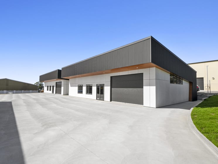 Click to view all images 2/11 Stanton Place Cambridge TAS 7170 - Image 2