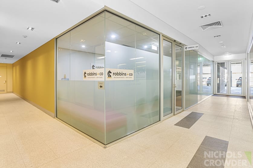 Click to view all images 4/315 Main Street Mornington VIC 3931 - Image 2