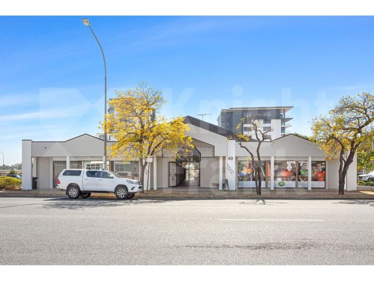 Click to view all images 2B 49-51 Bolsover Street Rockhampton City QLD 4700 - Image 1