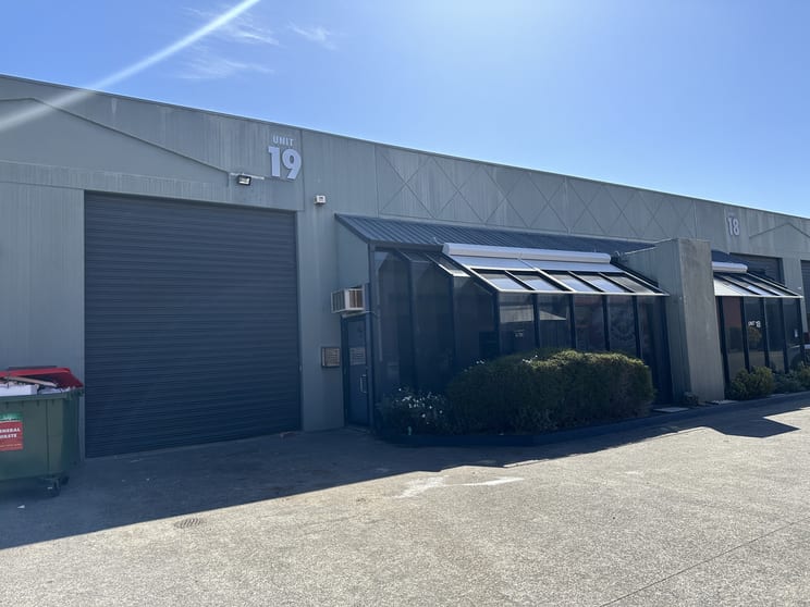Click to view all images 19/260 Wickham Road Moorabbin VIC 3189 - Image 2