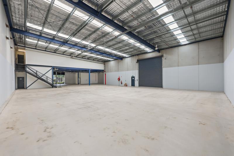 Click to view all images 11 Gateway Court Port Melbourne VIC 3207 - Image 2