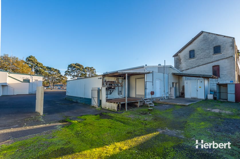 Click to view all images 2/28B MARGARET STREET Mount Gambier SA 5290 - Image 1