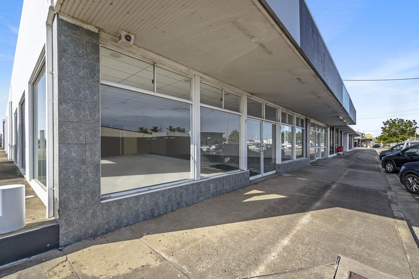 Click to view all images 15 Bourbong Street Bundaberg Central QLD 4670 - Image 2