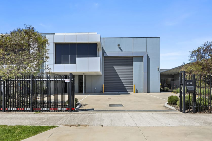 Click to view all images 130 Indian Drive Keysborough VIC 3173 - Image 1