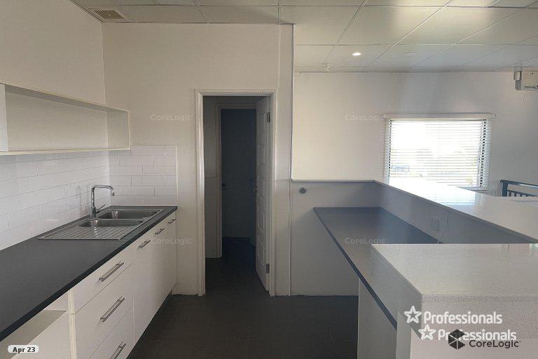Click to view all images 4/1 Mulgul Road Malaga WA 6090 - Image 3