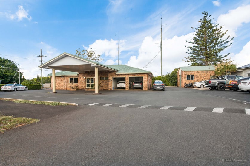 Click to view all images 84 Drayton Road Harristown QLD 4350 - Image 2