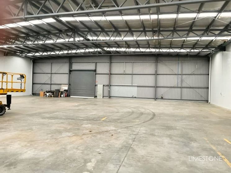Click to view all images 4 Scott Court Mount Gambier SA 5290 - Image 2
