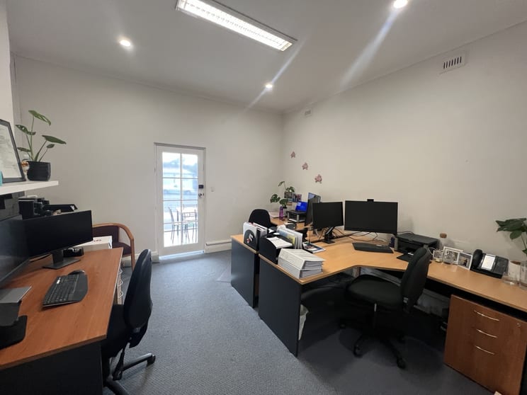 Click to view all images 212 Main Road Blackwood SA 5051 - Image 2