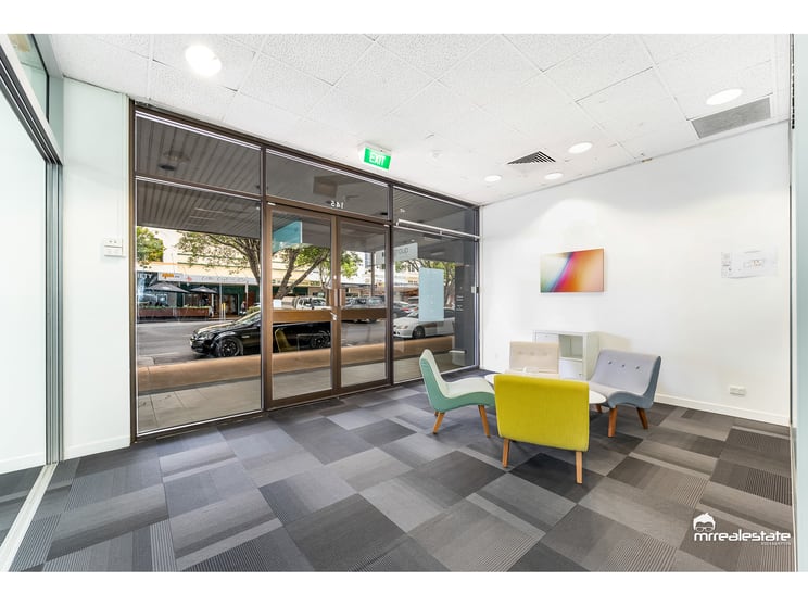 Click to view all images 145 East Street Rockhampton City QLD 4700 - Image 2