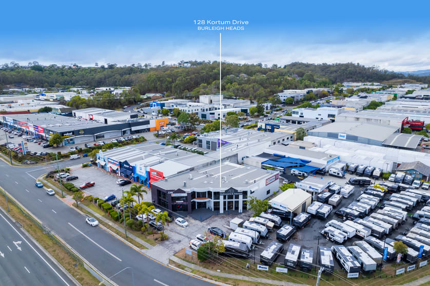 Click to view all images 2/128 Kortum Drive Burleigh Heads QLD 4220 - Image 3