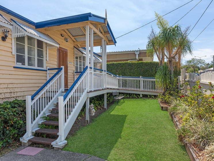 Click to view all images 17 Gray Street Ipswich QLD 4305 - Image 3