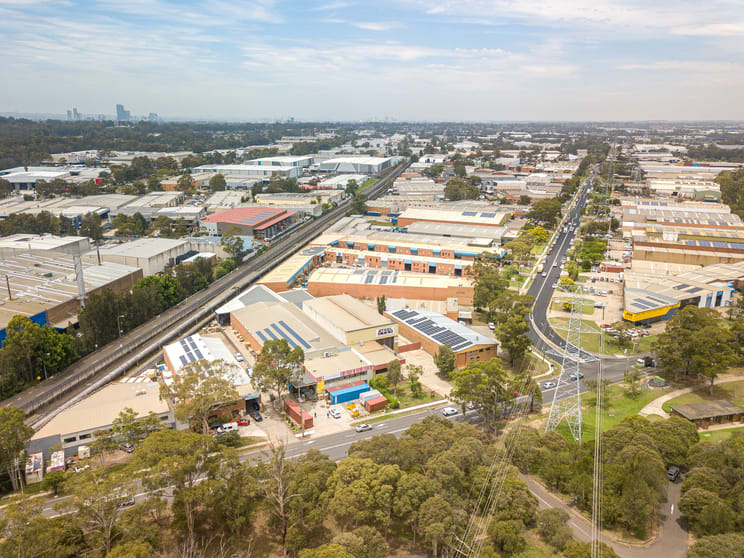 Click to view all images 136 Gipps Road Smithfield NSW 2164 - Image 2