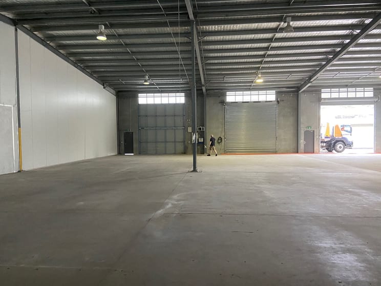 Click to view all images Unit 2 14-16 Toohey Street Portsmith QLD 4870 - Image 2