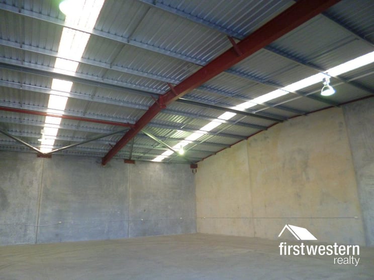 Click to view all images 12/21 Warman Street Neerabup WA 6031 - Image 2