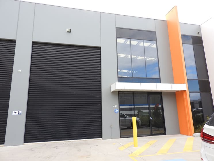 Click to view all images 2/1 Elite Way Mornington VIC 3931 - Image 1