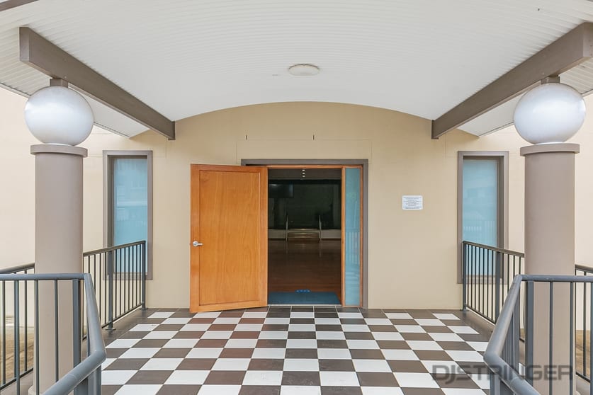 Click to view all images 8 Boyd Street Tweed Heads NSW 2485 - Image 3