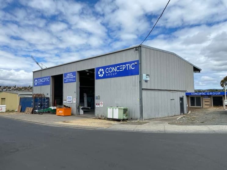 Click to view all images 114 GORMANSTON ROAD Derwent Park TAS 7009 - Image 1