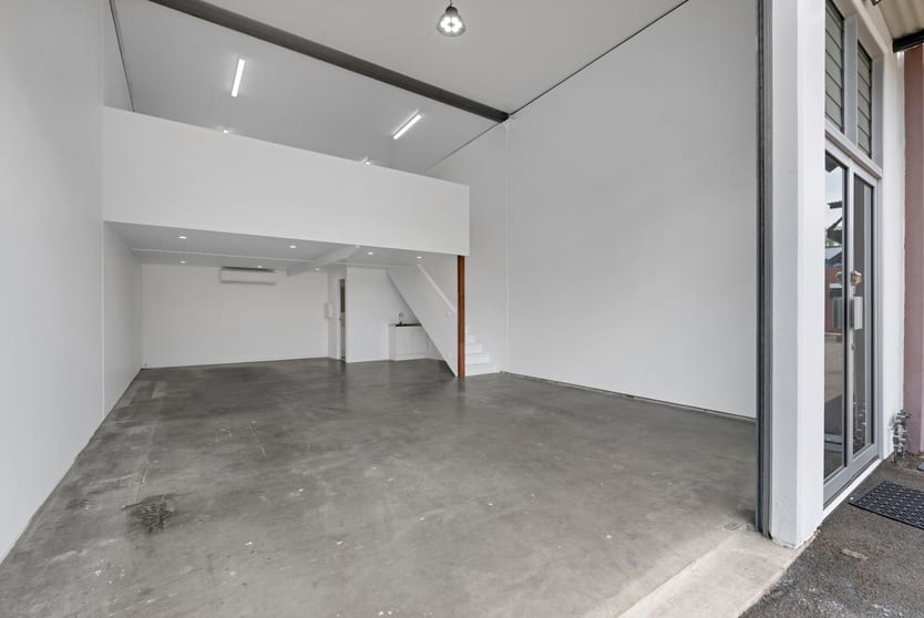 Click to view all images 3/33 Gateway Drive Noosaville QLD 4566 - Image 2