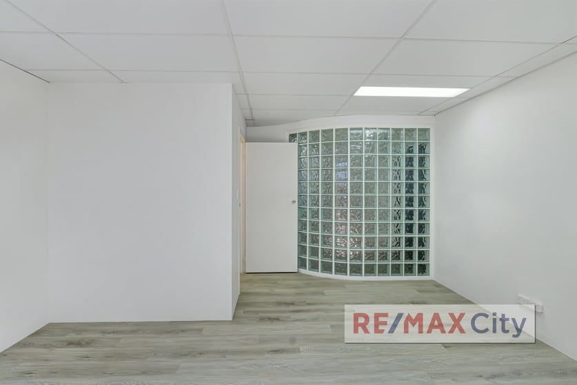 Click to view all images Level 1/165 Baroona Road Paddington QLD 4064 - Image 3