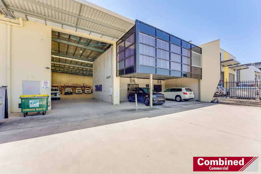 Click to view all images 2/6 Waler Circuit Smeaton Grange NSW 2567 - Image 1
