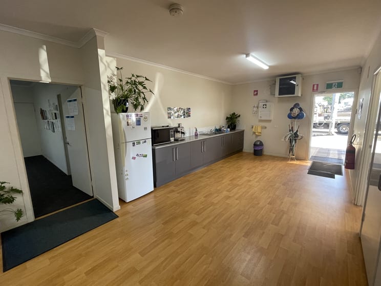 Click to view all images 29-33 Cambooya Street Drayton QLD 4350 - Image 1