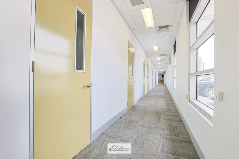 Click to view all images 124 Deakin Avenue Mildura VIC 3500 - Image 3