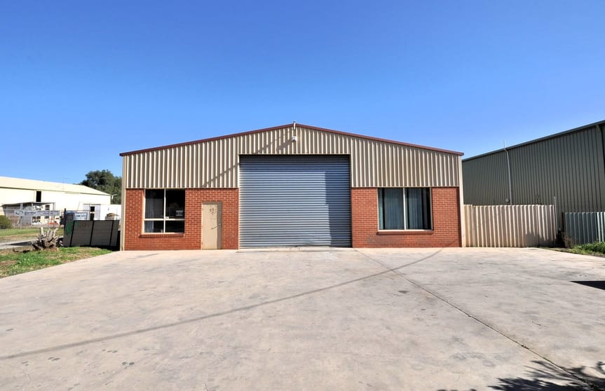 Click to view all images 233 Woodward Road Golden Square VIC 3555 - Image 1