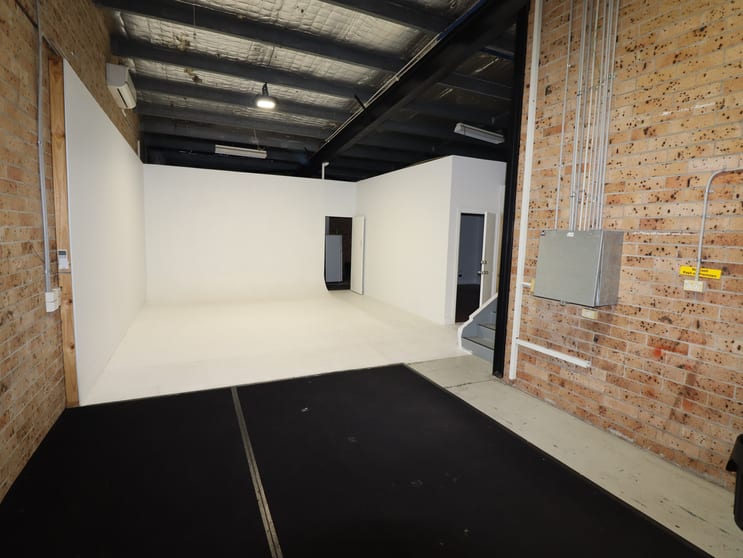 Click to view all images 1/38 Investigator Drive Unanderra NSW 2526 - Image 3