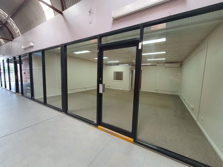 Click to view all images Shop 3/544 Pacific Highway Belmont NSW 2280 - Image 1