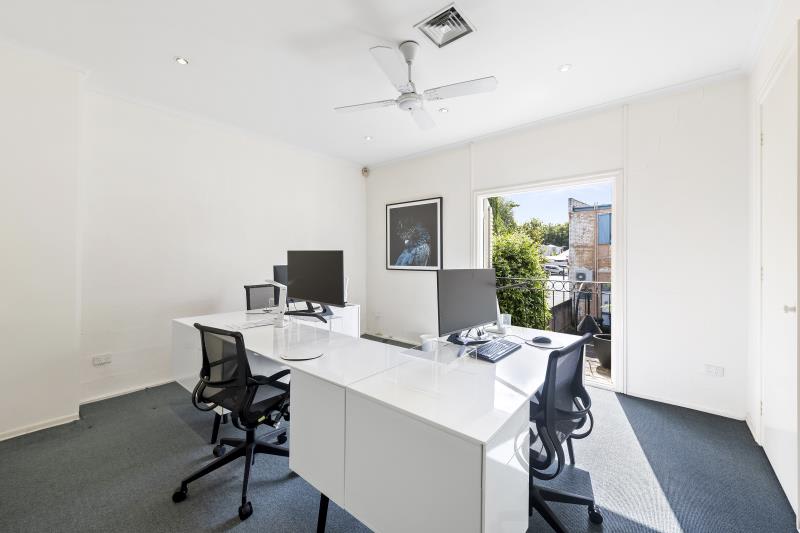 Click to view all images 33 Malmsbury Street Hawthorn VIC 3122 - Image 3