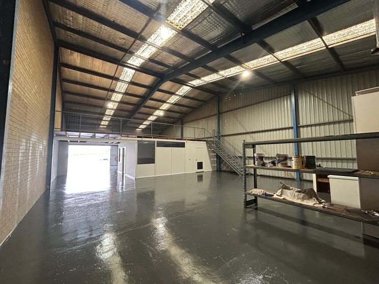 Click to view all images 1/7 Sleigh Place Hume ACT 2620 - Image 2