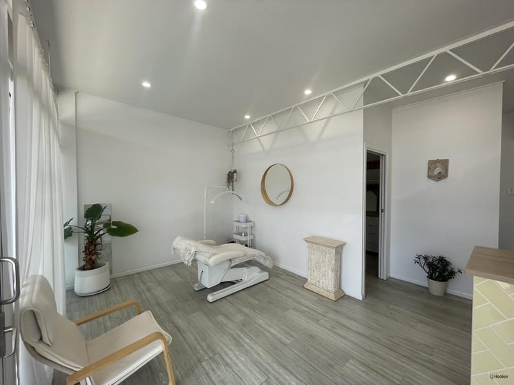 Click to view all images 4/1132 Gold Coast Highway Palm Beach QLD 4221 - Image 3