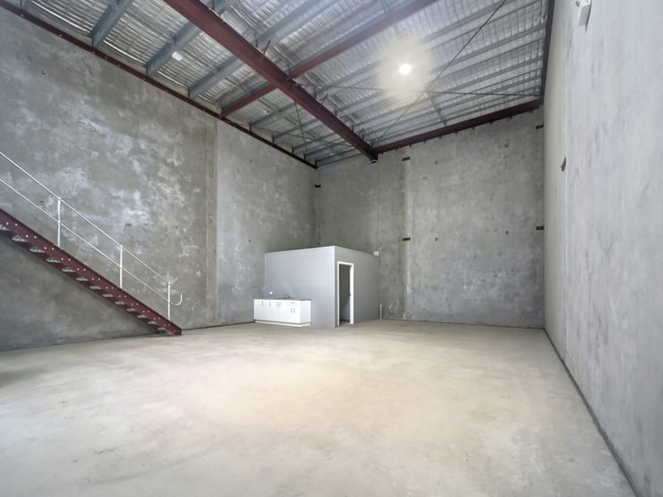 Click to view all images 5/20-24 Tom Thumb Avenue South Nowra NSW 2541 - Image 2