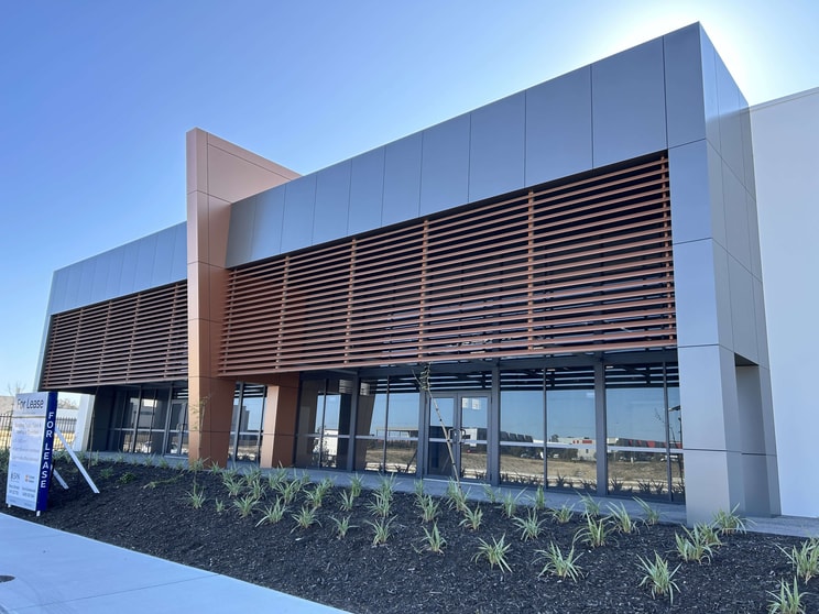 Click to view all images 18 Pinnacle Drive Neerabup WA 6031 - Image 2