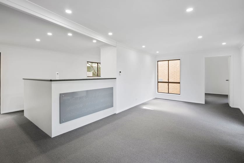 Click to view all images 118 Ashmore Road Benowa QLD 4217 - Image 1