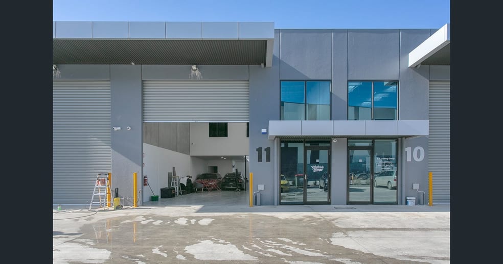 Click to view all images 10/1 Dunmore Drive Truganina VIC 3029 - Image 3
