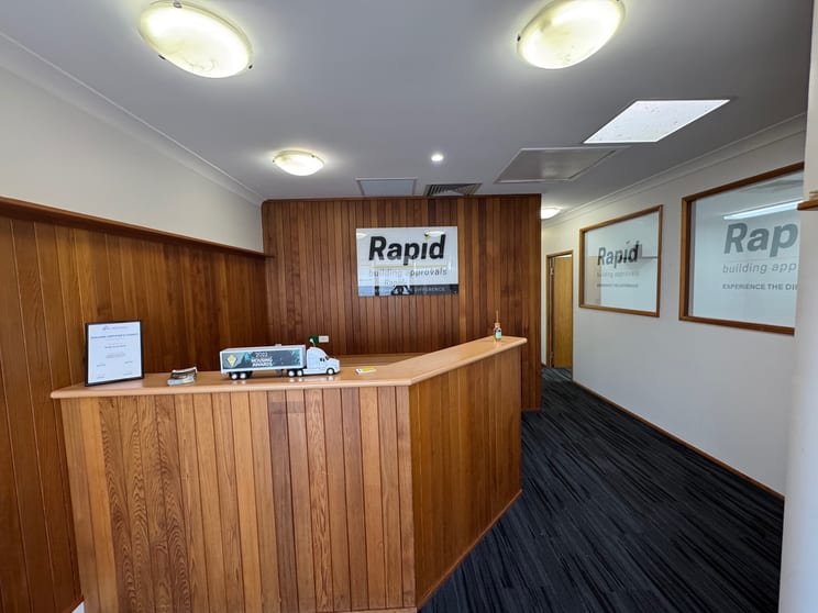 Click to view all images Office 1 - 4/4 Island Drive Cannonvale QLD 4802 - Image 3