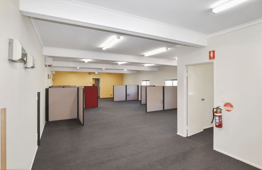 Click to view all images Level 1, Office 2/141 Goondoon Street Gladstone QLD 4680 - Image 1
