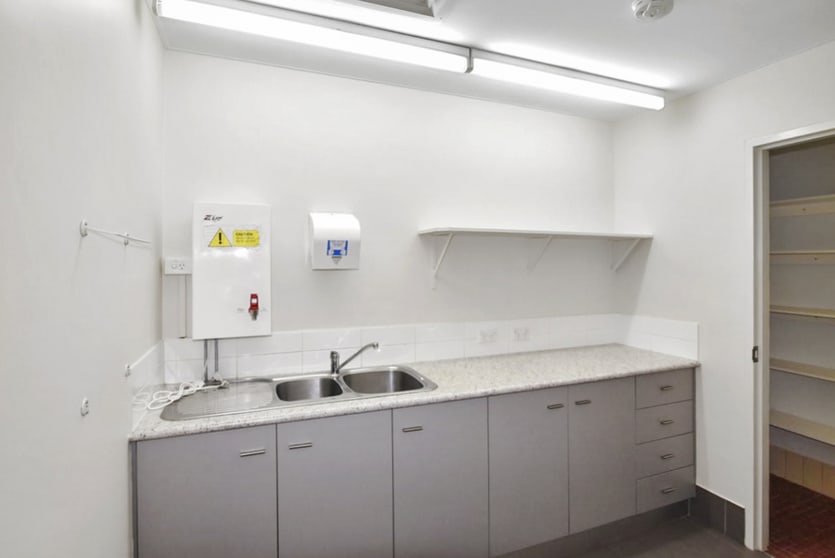Click to view all images Level 1, Office 2/141 Goondoon Street Gladstone QLD 4680 - Image 3