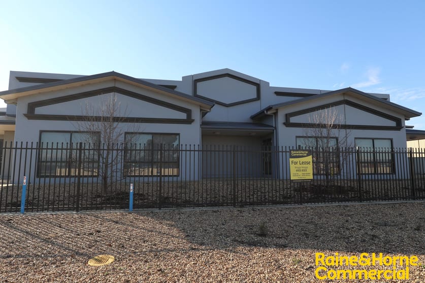 Click to view all images 1 Lockyer Street Wagga Wagga NSW 2650 - Image 1
