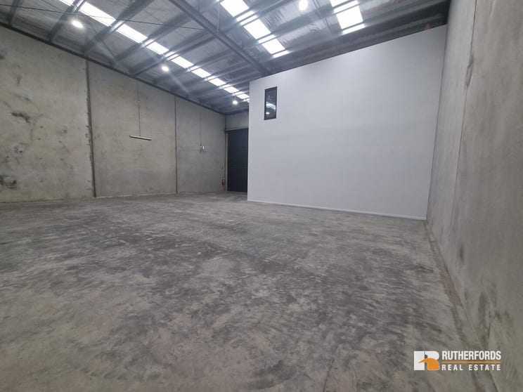 Click to view all images 7/47 Merri Concourse Campbellfield VIC 3061 - Image 3