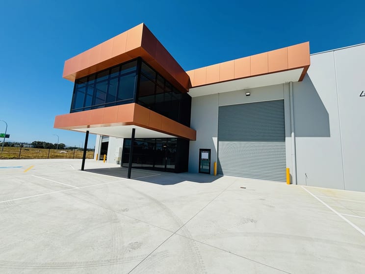 Click to view all images 43 Sette Circuit Pakenham VIC 3810 - Image 2