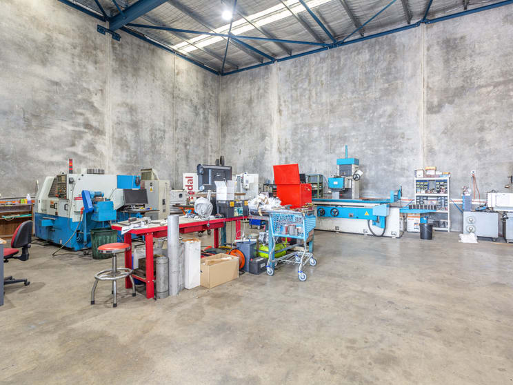 Click to view all images 2/5 Bessemer Street Blacktown NSW 2148 - Image 2