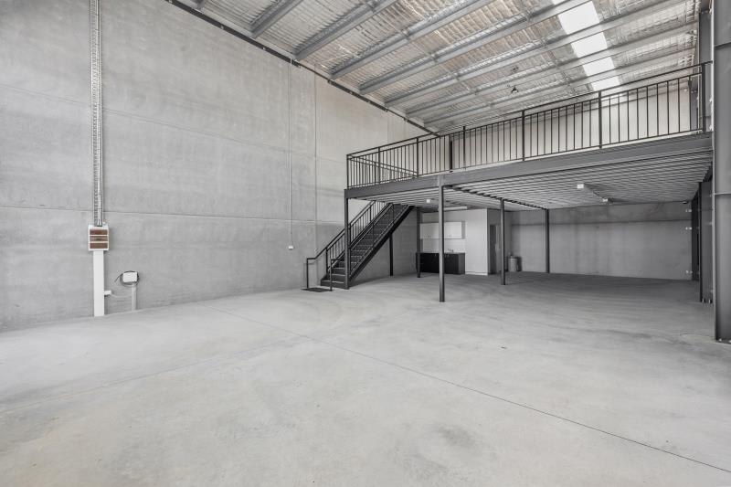 Click to view all images Unit 11/2 Templar Place Bennetts Green NSW 2290 - Image 3